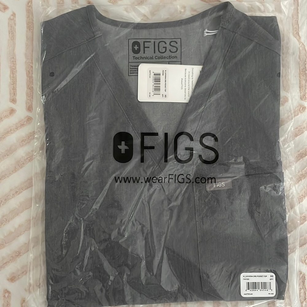 FIGS Catarina one pocket top